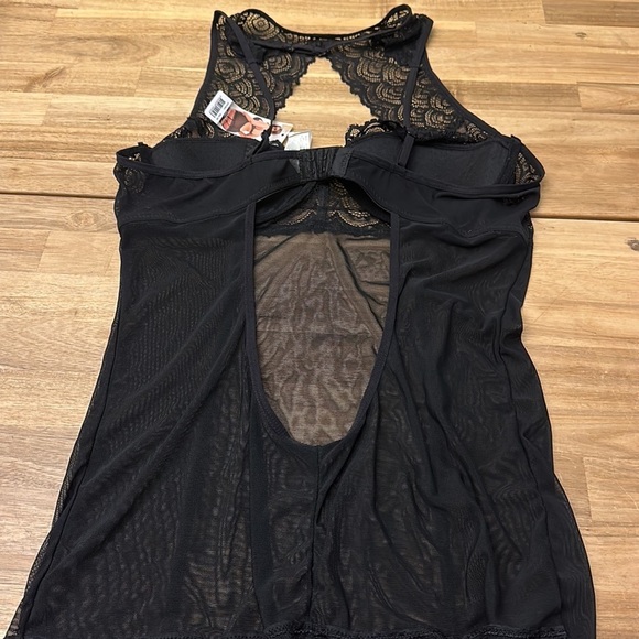 BACI ⭐️ lace halter mini dress with garters - Picture 8 of 9